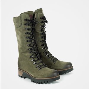 Wilderness boots made of buttery suede leather with distressed finishing.